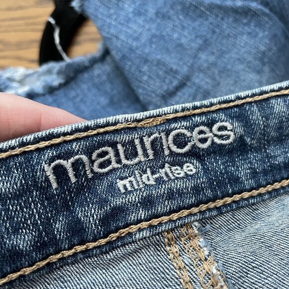 Maurices Sz 14 Distressed Denim Mid-Rise Button Fly Cutoff Boyfriend Jean Shorts - Picture 11 of 13